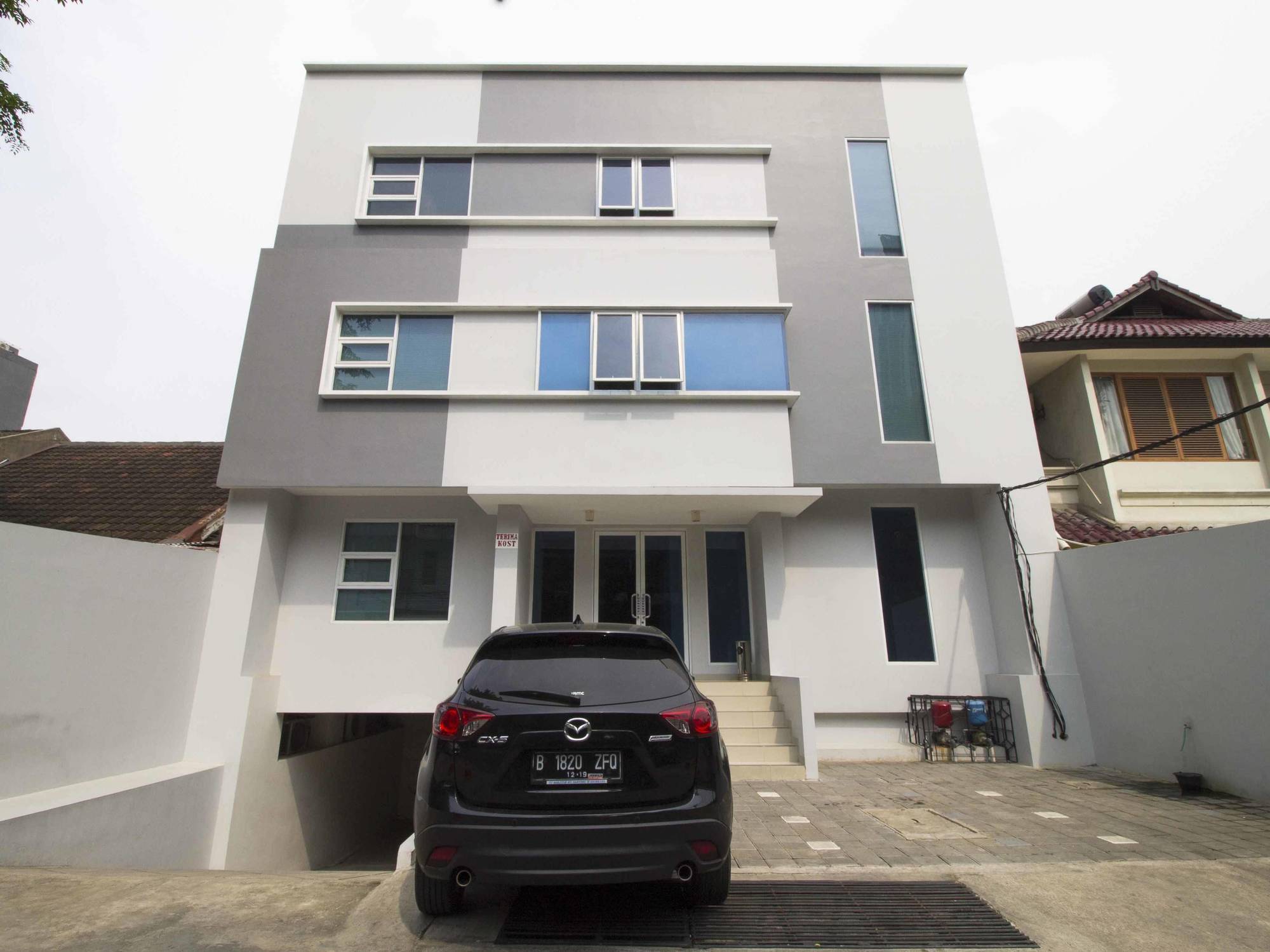 Reddoorz Plus @ Setiabudi Tengah Jakarta Kültér fotó